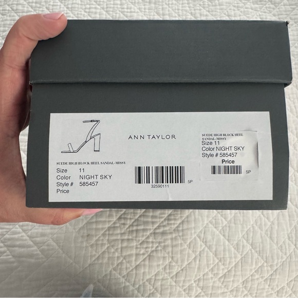 Ann Taylor NWT MISSY SUEDE BLOCK HEEL SANDAL SIZE 11 - Picture 6 of 6
